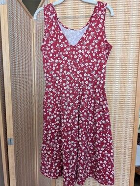 HUHOT Red Floral V-Neck Midi Dress With Pockets